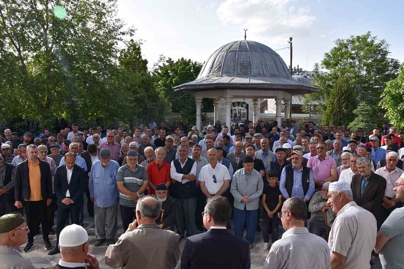 Karapınar’da hacı adaylarına uğurlama töreni