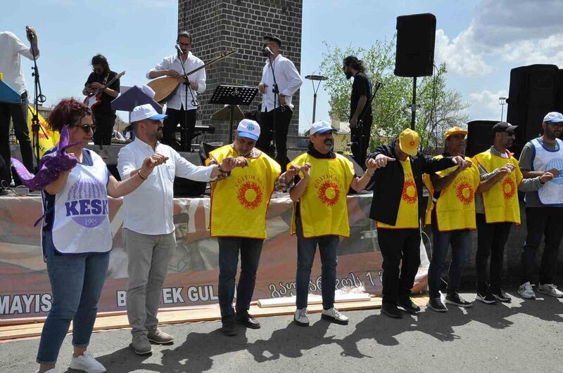 KARS’TA 1 MAYIS İŞÇİ