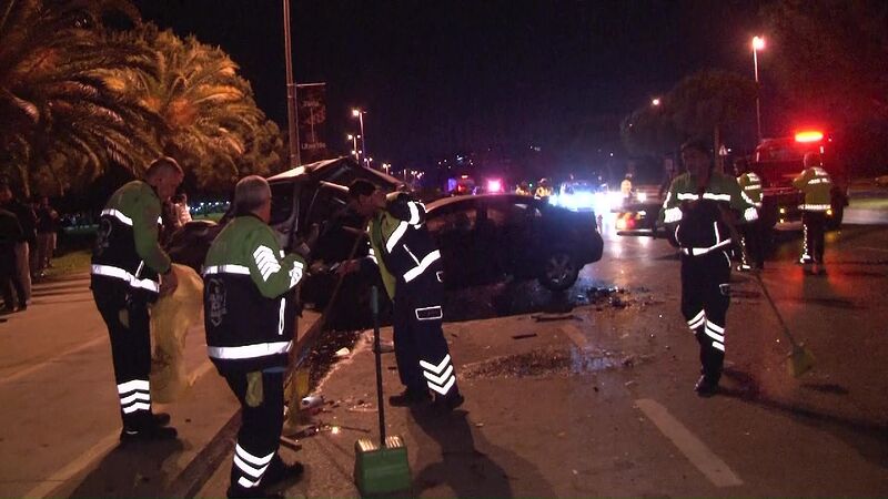 Kartal’da aşırı hız yapan sürücü park halindeki araçlara çarptı: 1 yaralı