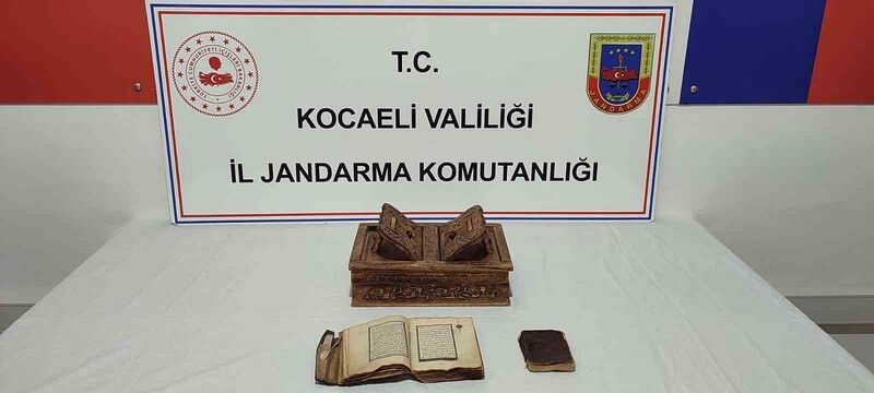 Kocaeli’de 14. yüzyıl dönemine ait Kuran-ı Kerim ele geçirildi