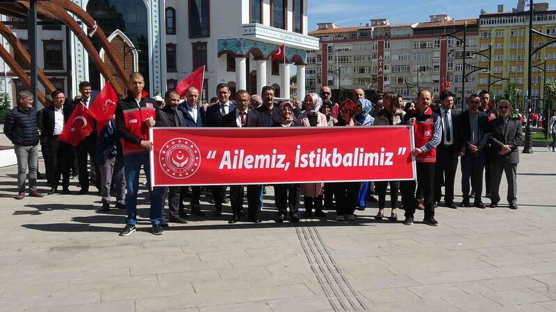 KÜTAHYA'DA 'AİLEMİZ İSTİKBALİMİZ' YÜRÜYÜŞÜ