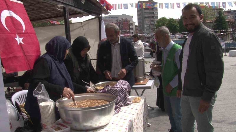 Kütahya’da Filistin yararına hayır çarşısı