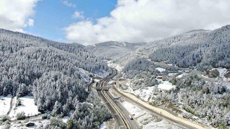 Mayıs ayında yağan kar Ilgaz Dağı’nı beyaza bürüdü