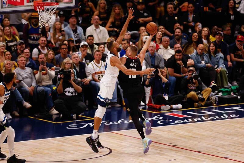 NBA BATI KONFERANSI YARI