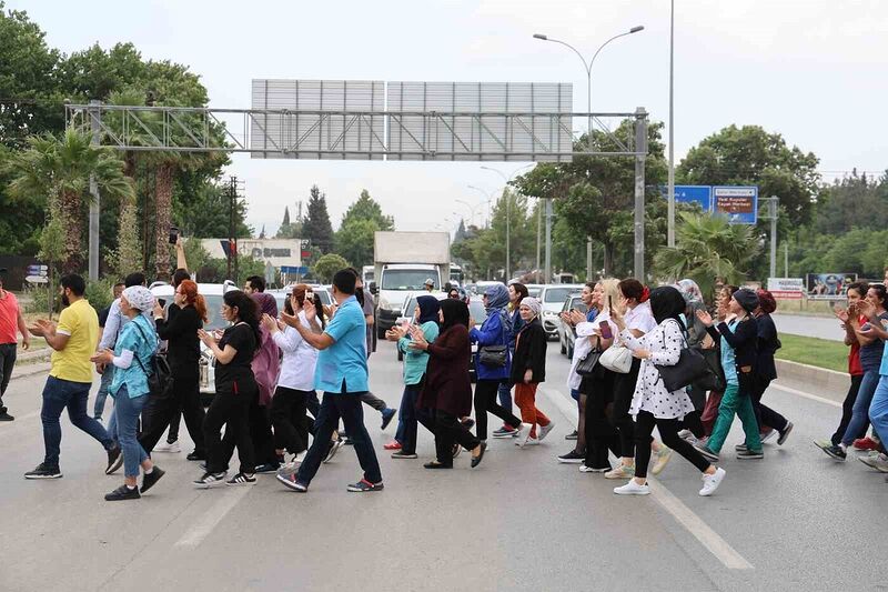 KAHRAMANMARAŞ’TA BİR GRUP VATANDAŞ