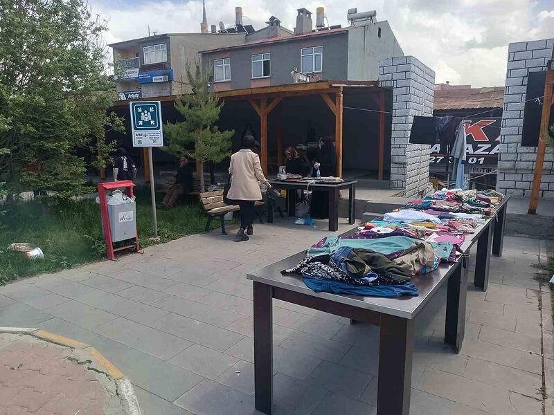 Özalp’te yetim ve kimsesizler yararına yardım kampanyası düzenlendi