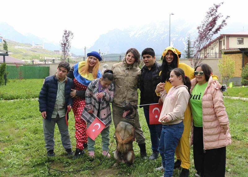 Özel öğrenciler jandarmaya misafir oldu