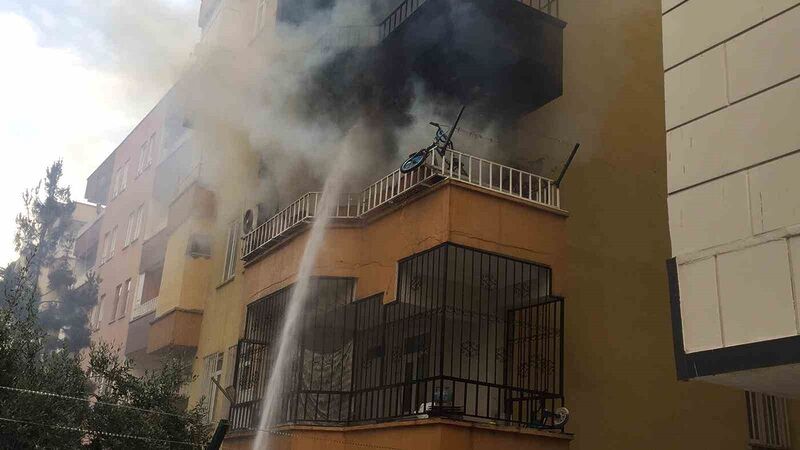 ŞANLIURFA'DA ÇIKAN YANGINA MÜDAHALE