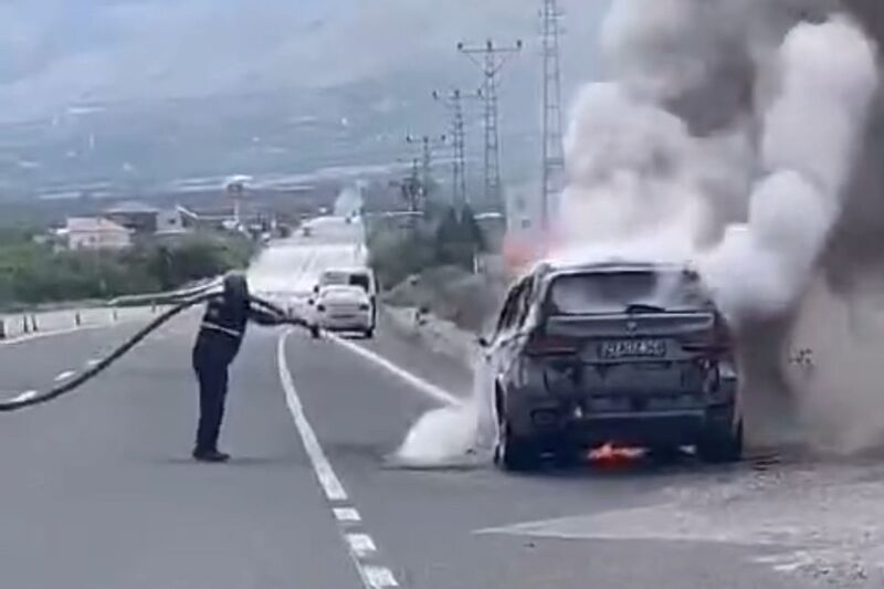 MALATYA’DA ÇEVREYOLUNDA İLERLEYEN LÜKS