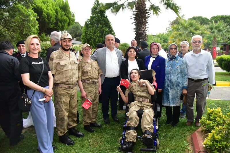 Terhis belgelerini Başkan Kaya verdi