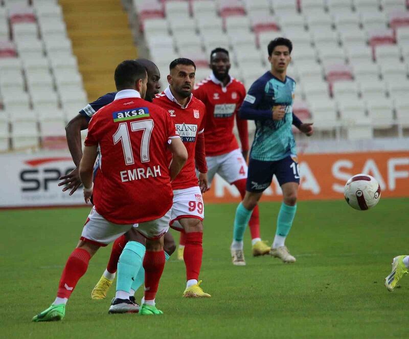 Trendyol Süper Lig: Sivasspor: 1 – Kayserispor: 1 (İlk yarı)