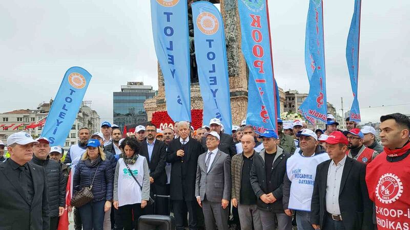 TÜRK-İŞ Kazancı Yokuşu’na karanfil ve Taksim’e çelenk bıraktı