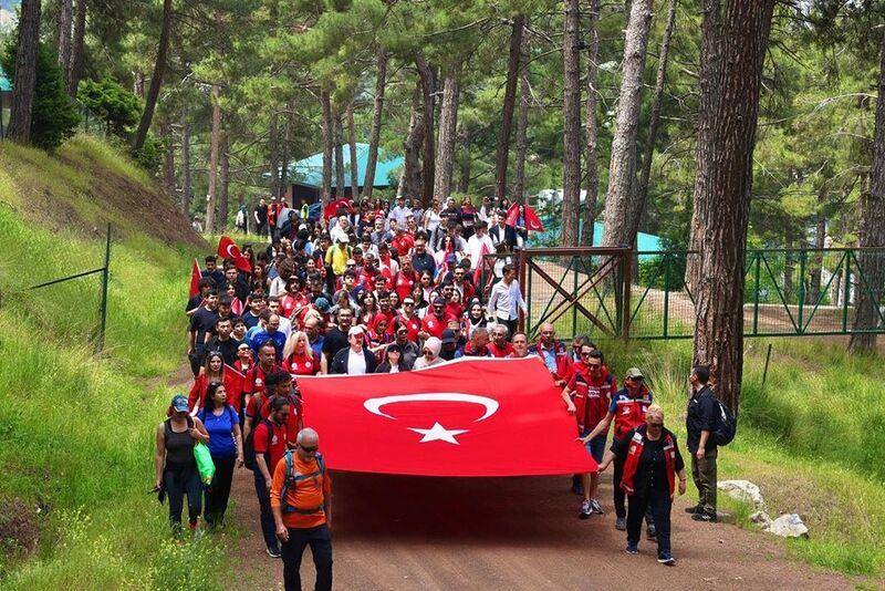 Vali Pehlivan, ’Doğada Gençlik Yürüyüşü’ne katıldı