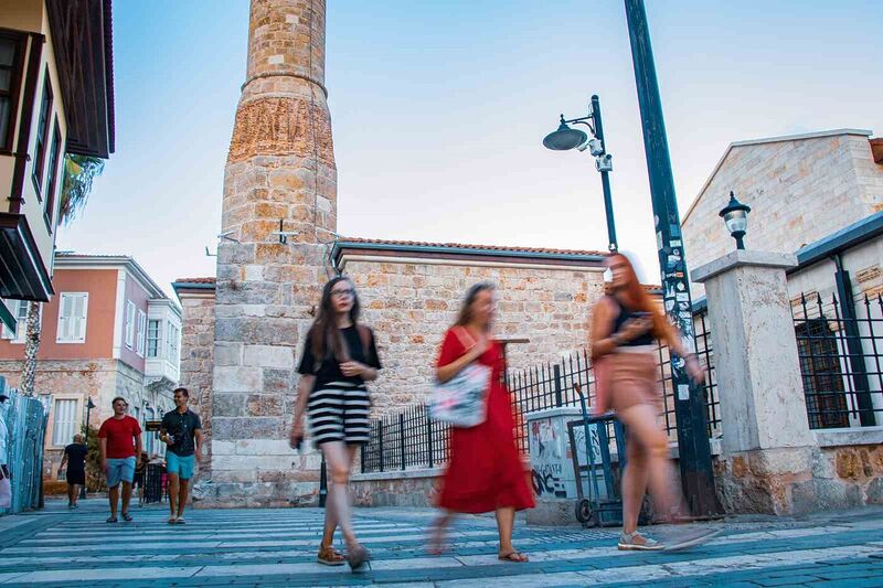 ANTALYA’NIN YAŞAYAN TARİHİ KALEİÇİ’NİN