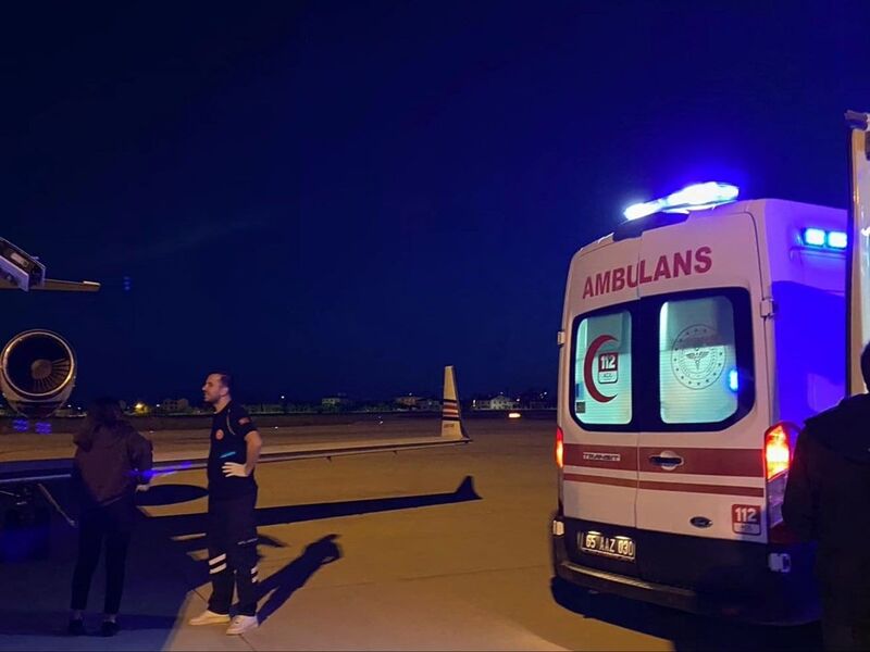 Van’da 13 yaşındaki hasta ambulans uçakla İstanbul’a sevk edildi