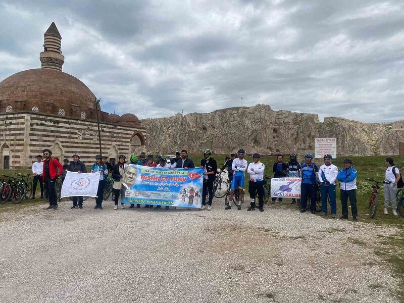 VAN'DA 19 MAYIS ATATÜRK'Ü