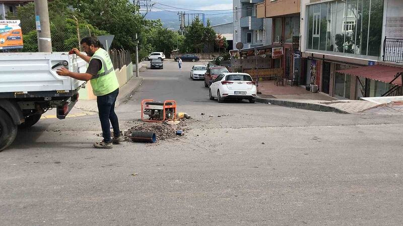 KOCAELİ'NİN KÖRFEZ İLÇESİNDE YOL