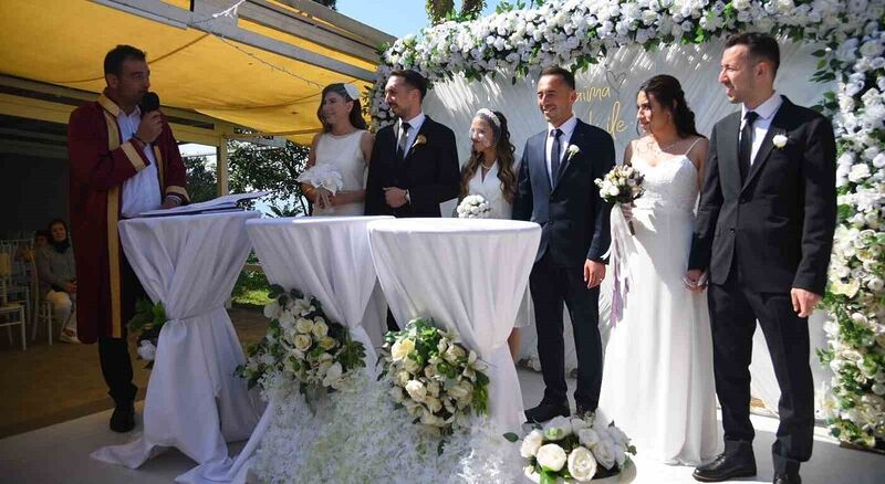 3 erkek kardeş, aynı gün nikah masasına oturdu