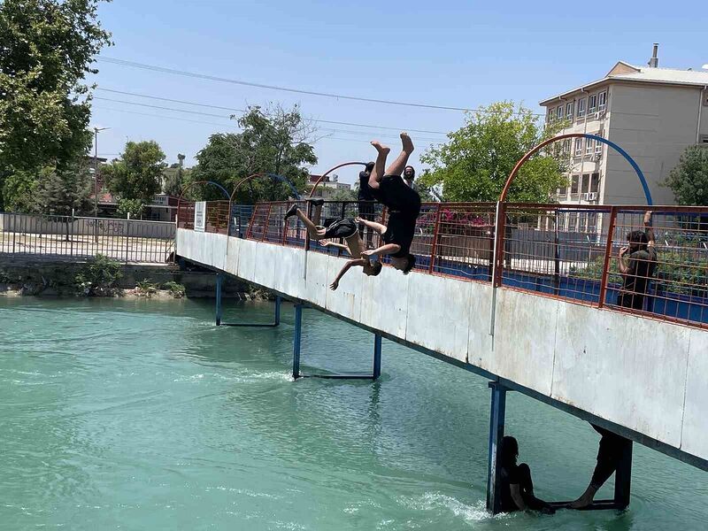 ADANA'DA SULAMA KANALINA ATLAYAN