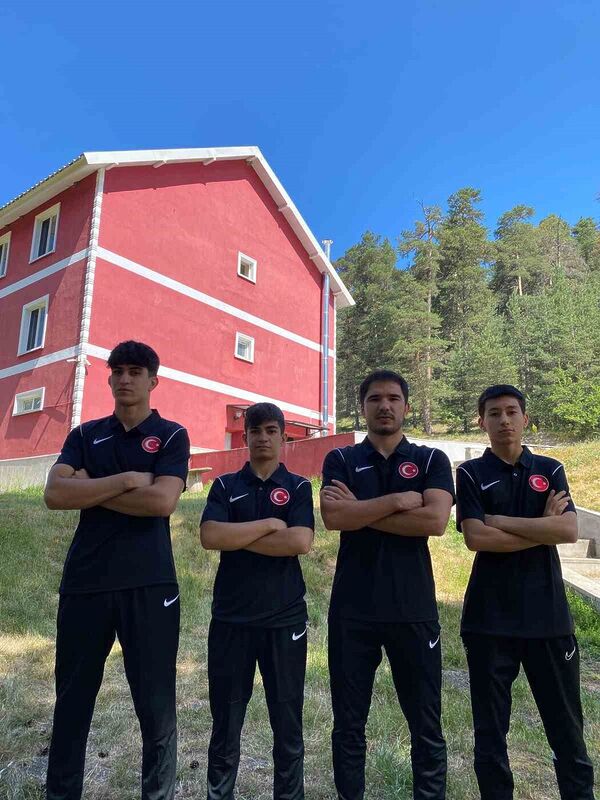 Afyonkarahisarlı sporcular U-17 Avrupa Güreş Şampiyonası’nda Türkiye’yi temsil edecek