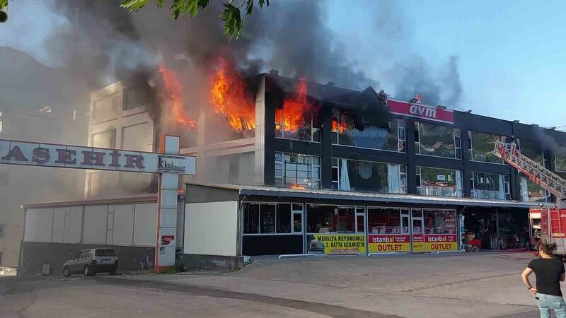 AMASYA’DA BİR ALIŞVERİŞ MERKEZİNDE