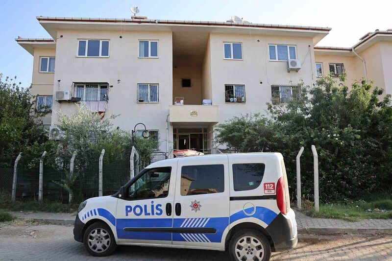 ADANA’DA 3 KATLI APARTMANIN