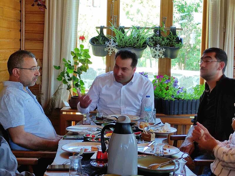 ARDAHAN KENT KONSEYİ BAŞKANI TAŞTAN BASINLA BULUŞTU. (OLGUN YILDIZ/ARDAHAN-İHA)