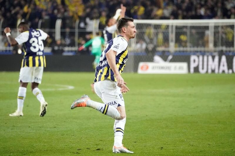 FENERBAHÇE, LEVENT MERCAN’I KADROSUNA KATTI