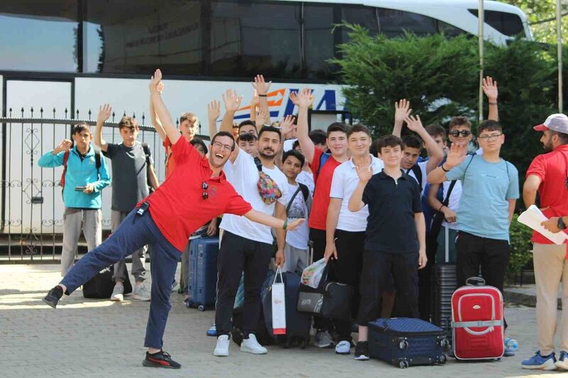 Bakan Bak’tan gençlere müzekart ve seyahatsever müjdesi