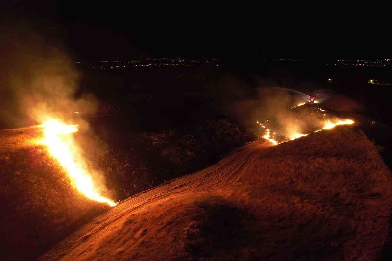 DENİZLİ’DE BOŞ ARAZİDE ÇIKAN