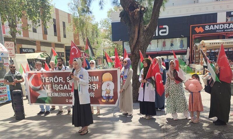 İSRAİL SALDIRILARININ GÖLGESİNDE GAZZE’DE