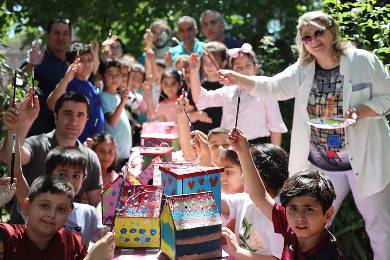 ELAZIĞ'DA İLKOKUL ÖĞRENCİLERİ, SOKAK