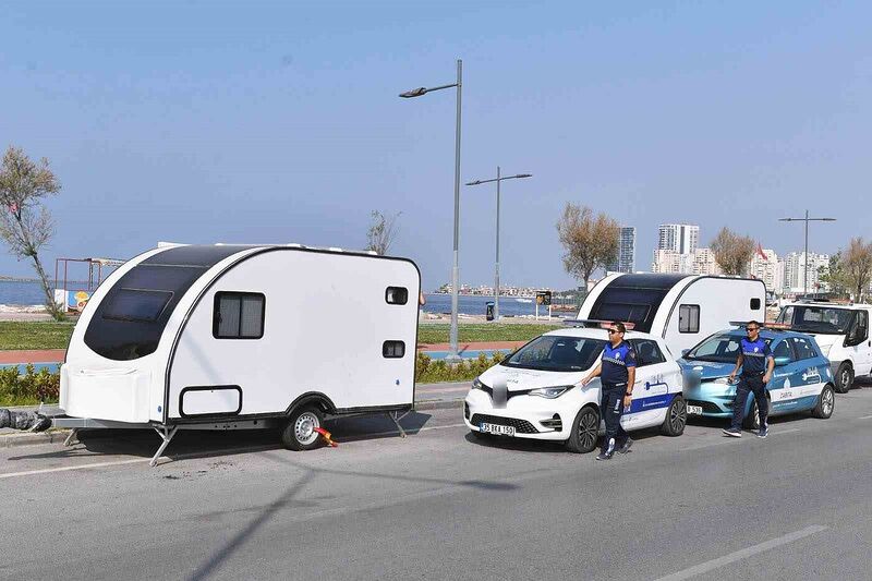 İnciraltı ve Karşıyaka’da 433 karavan tahliye edildi