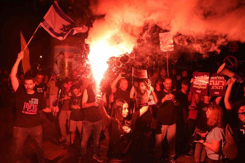 İSRAİL’DE BİNLERCE PROTESTOCU ERKEN