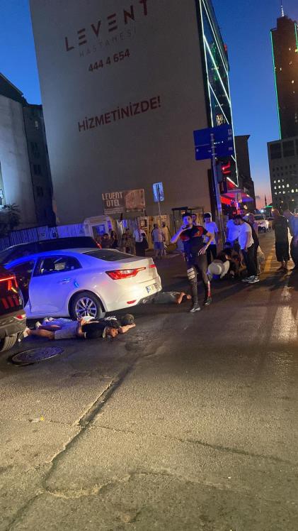 İstanbul’da polisle şüpheliler arasında kovalamaca: Janttan seken kurşun bekçiyi yaraladı, şüpheliler yakalandı