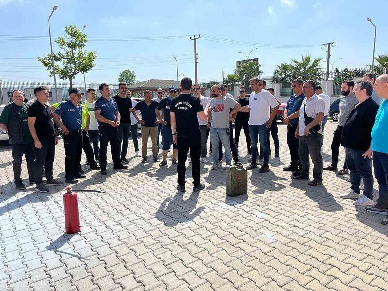 İtfaiyeden yangınlara doğru müdahale için gerçekçi tatbikat