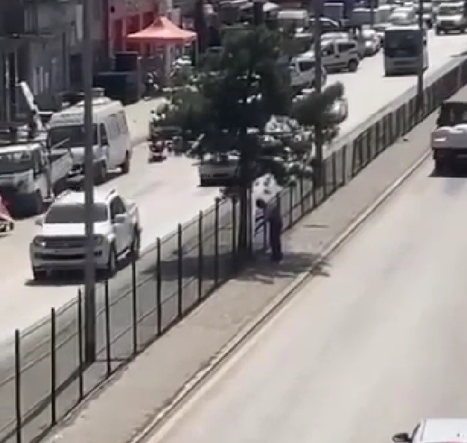 ZONGULDAK CADDESİ ÜZERİNDE REFÜJÜ