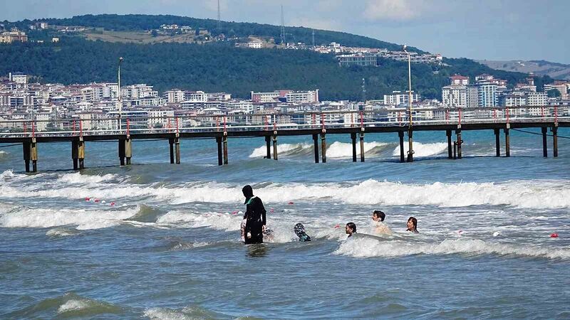 ‘DENİZE GİRMEYİN’ UYARILARININ YAPILDIĞI