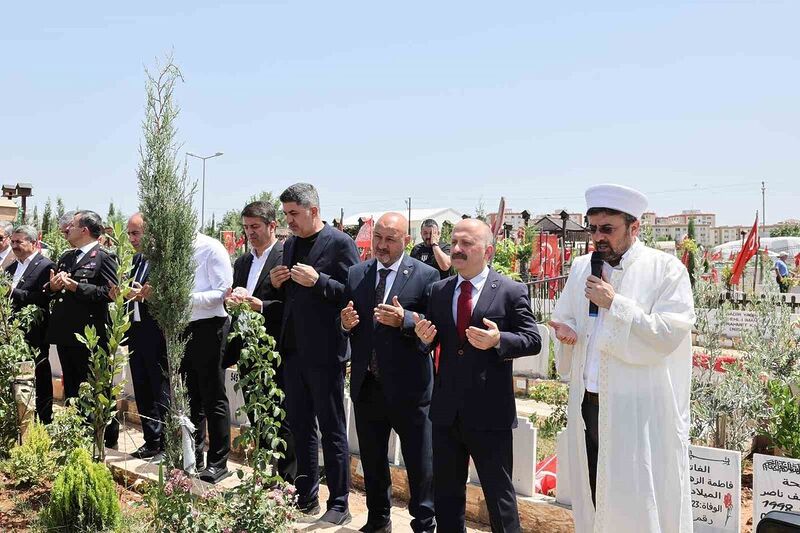 Kent protokolü şehitlik ziyaretinde bulundu