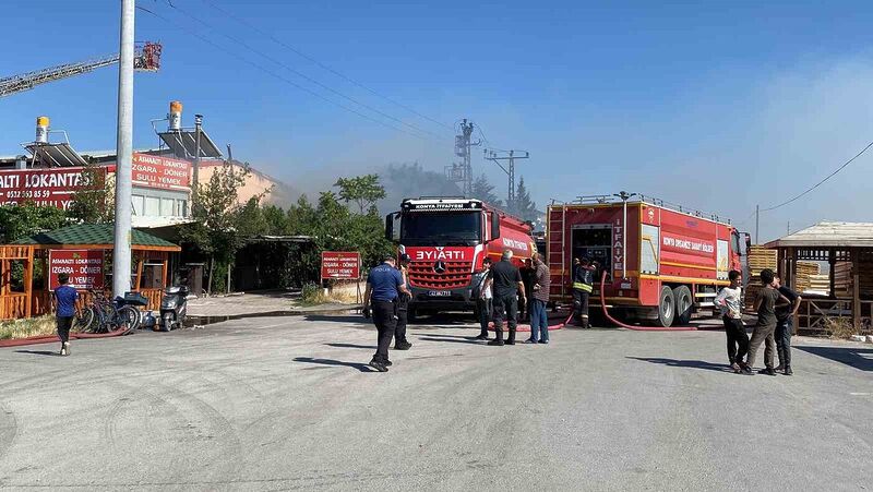 KONYA'DA AHŞAP MALZEMELERİN OLDUĞU