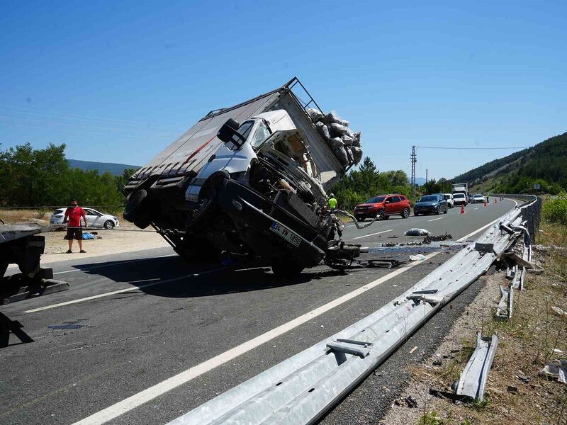 İSTANBUL’DAN KASTAMONU’YA İNŞAAT MALZEMESİ