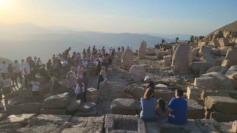 Nemrut Dağına bayram bereketi