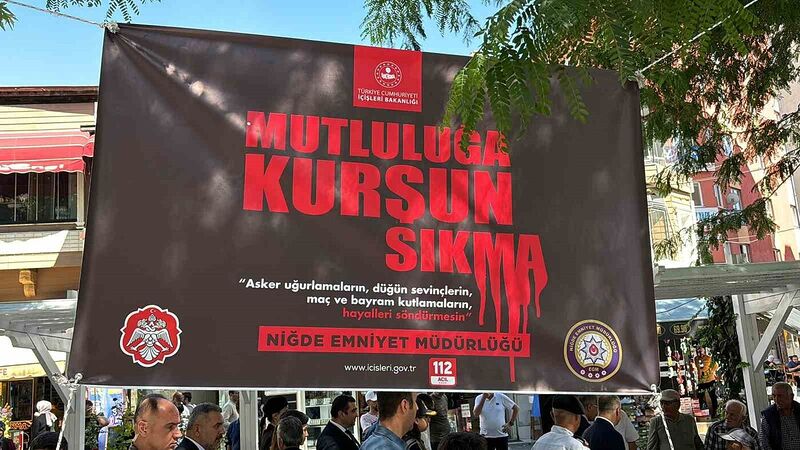 NİĞDE'DE AÇILAN STANTLA "MUTLULUĞA