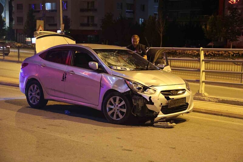 KONYA'DA YOLUN KARŞISINA GEÇMEYE