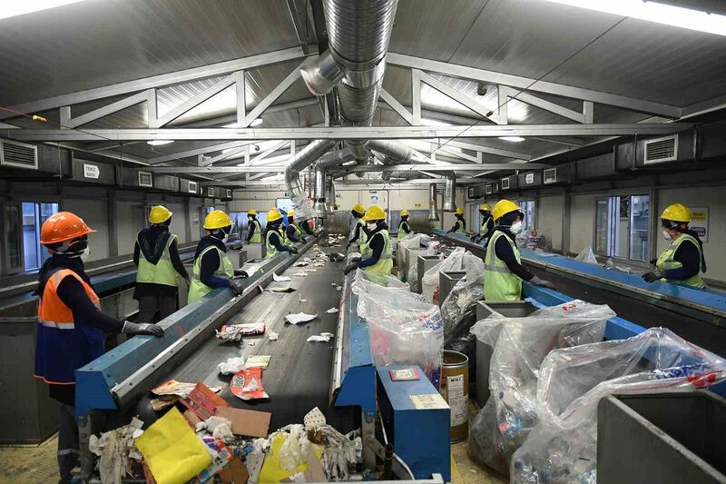 Pendik’te ekonomiye kazandırılan atık miktarı 100 bin tonu buldu