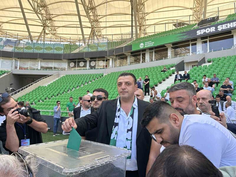 SAKARYASPOR'DA ÇOĞUNLUĞUN SAĞLANAMAMASI SEBEBİYLE