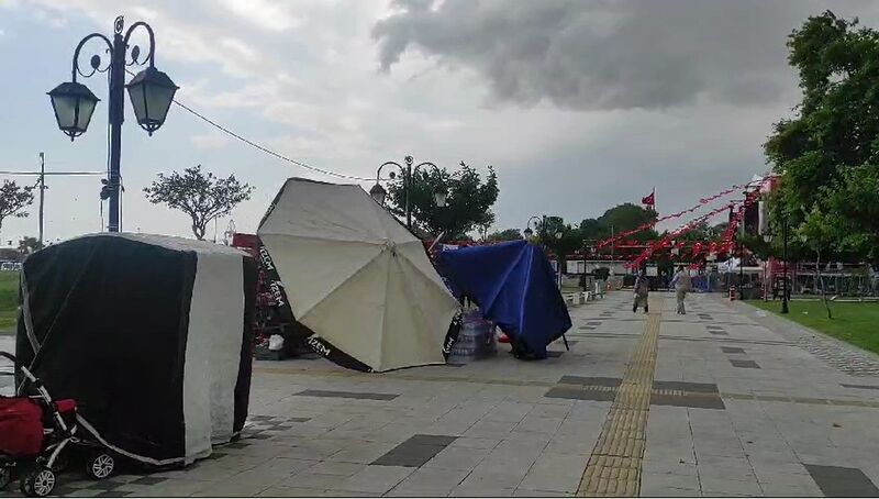 Tekirdağ’da yağış ve fırtına hayatı olumsuz etkiledi