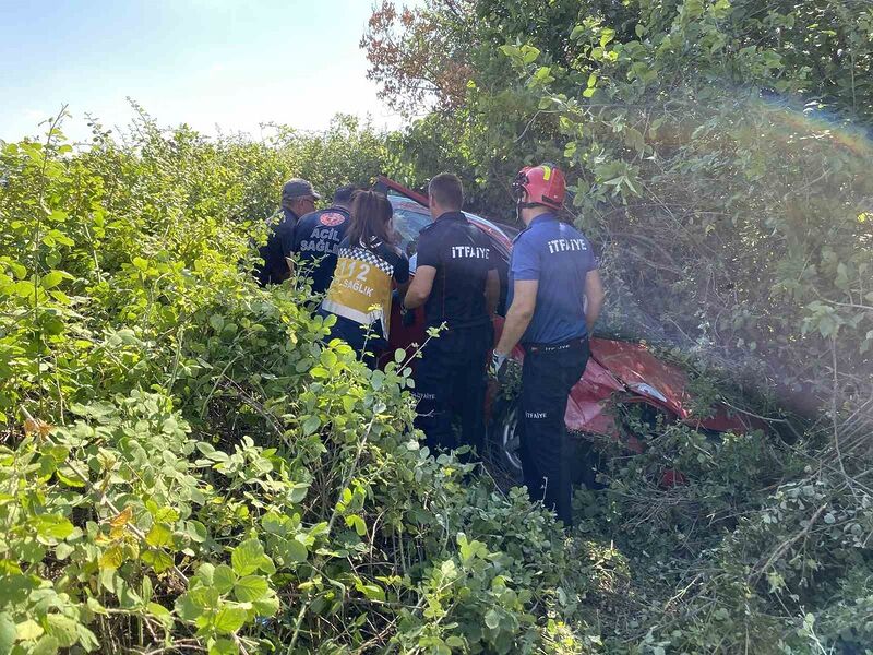 Uzunköprü’de otomobil şarampole uçtu: 1 yaralı