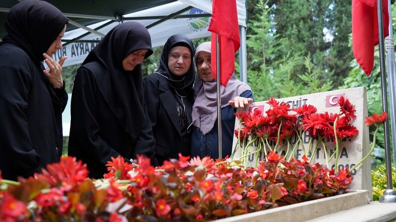 15 Temmuz şehidi, 8’inci yıl dönümünde mezarı başında anıldı