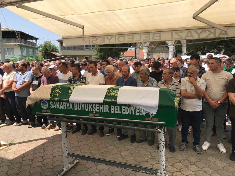 17 yaşındaki kaza kurbanı genç son yolculuğuna uğurlandı